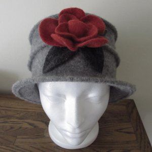 NWOT Grey with Red Posie and Midline Ridge Detail 100% Wool Wire Brim Hat